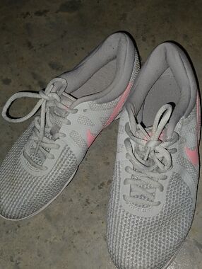 Nike Revolution 4 Running Shoes Womens